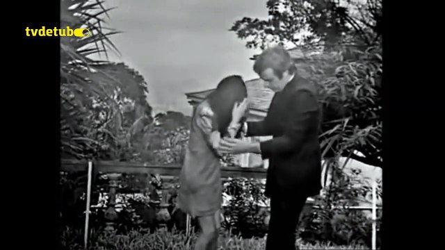 Regina Duarte (Simone ) e Francisco Cuoco (Cris) discutem e se entregam a paixão l Selva de pedra l 1972