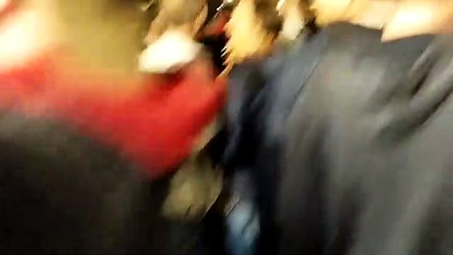 Escoltan a decenas de hinchas del Frankfurt en Barcelona