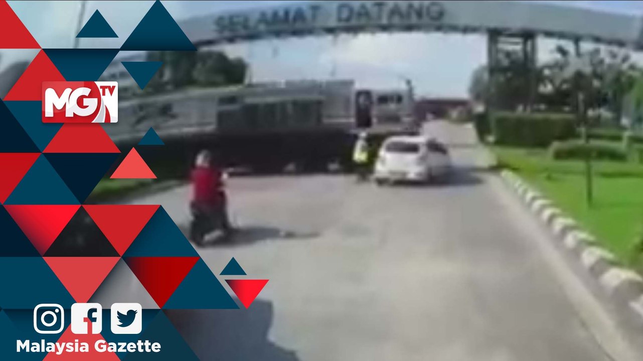 MG Viral : Kereta Api Terlanggar Kereta di Pelabuhan Johor