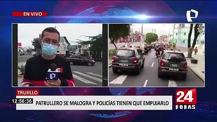 ¡Indignante! patrullero se malogra en pleno operativo y policías deben empujarlo