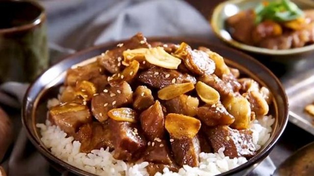 Công thức làm dẻ sườn bò cháy tỏi ngon bất bại