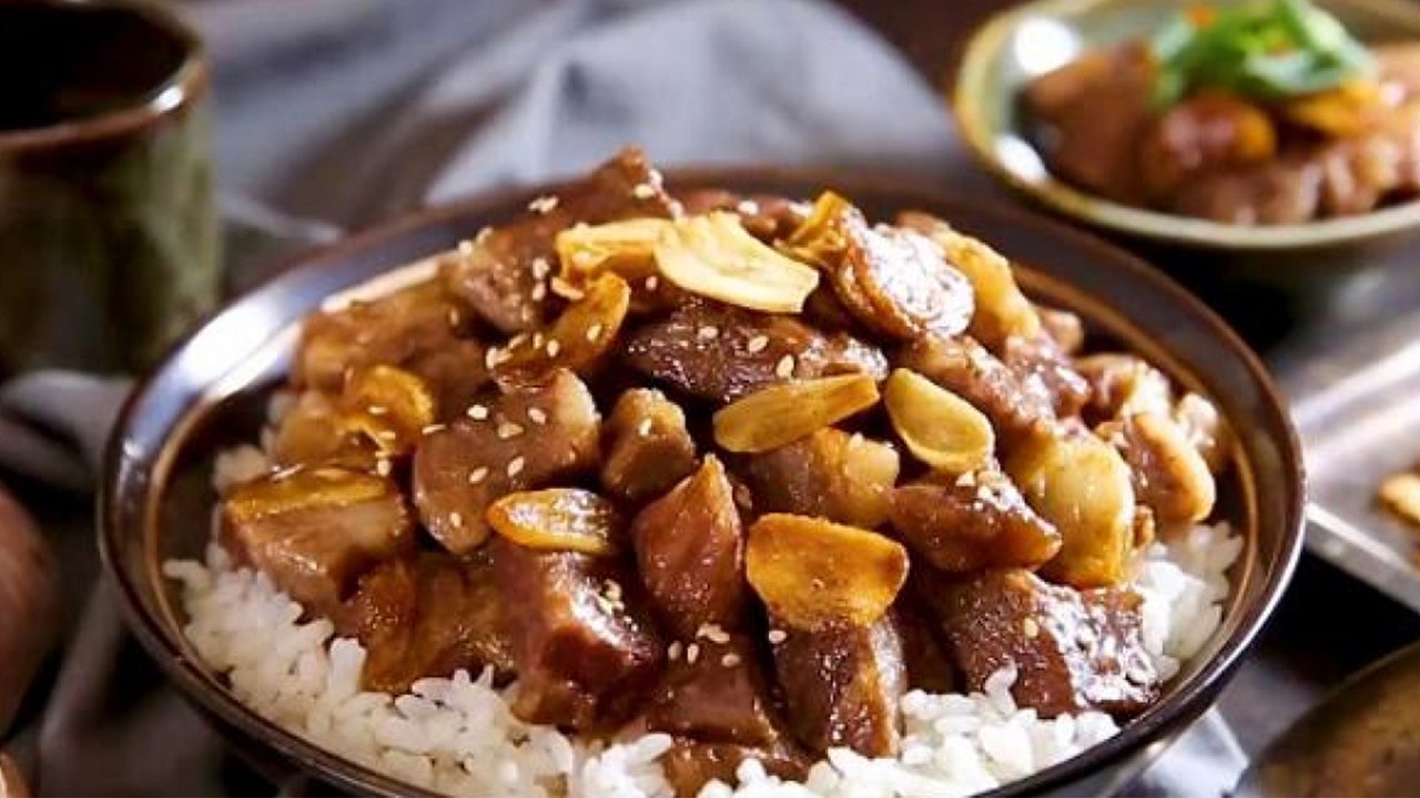 Công thức làm dẻ sườn bò cháy tỏi ngon bất bại