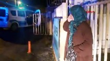 Ehliyetsiz yakalanan oğluna ceza kesilmemesi için polise yalvardı