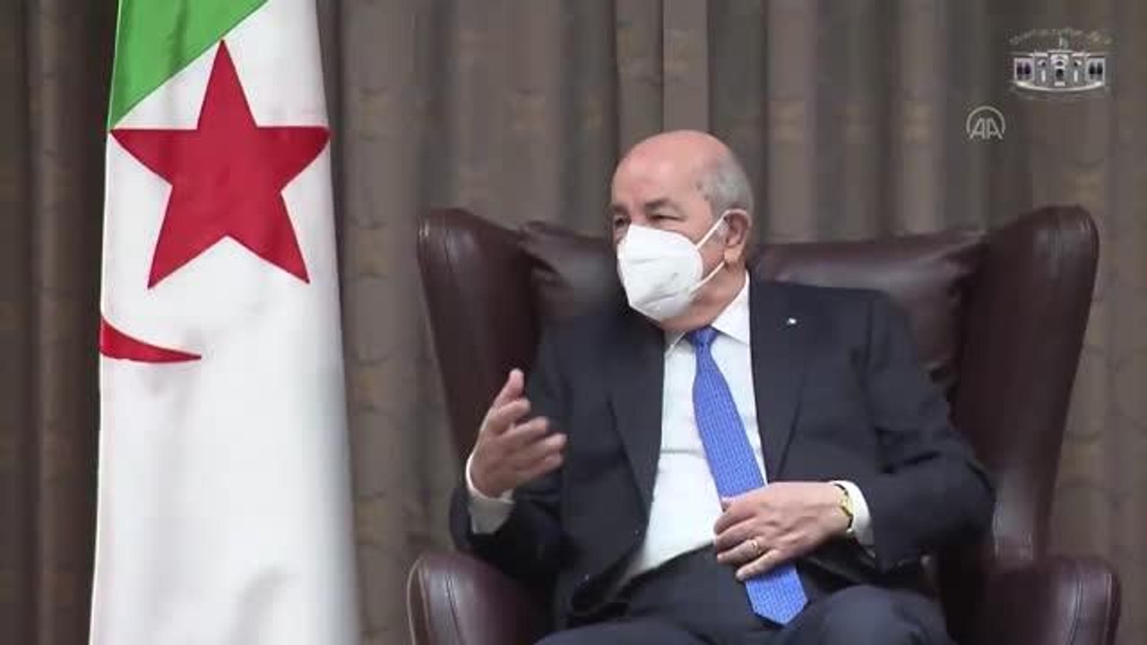 Fransa Dışişleri Bakanı Yves Le Drian, Cezayir'de