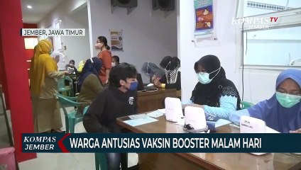 Warga Antusias Vaksin Booster di Malam Hari