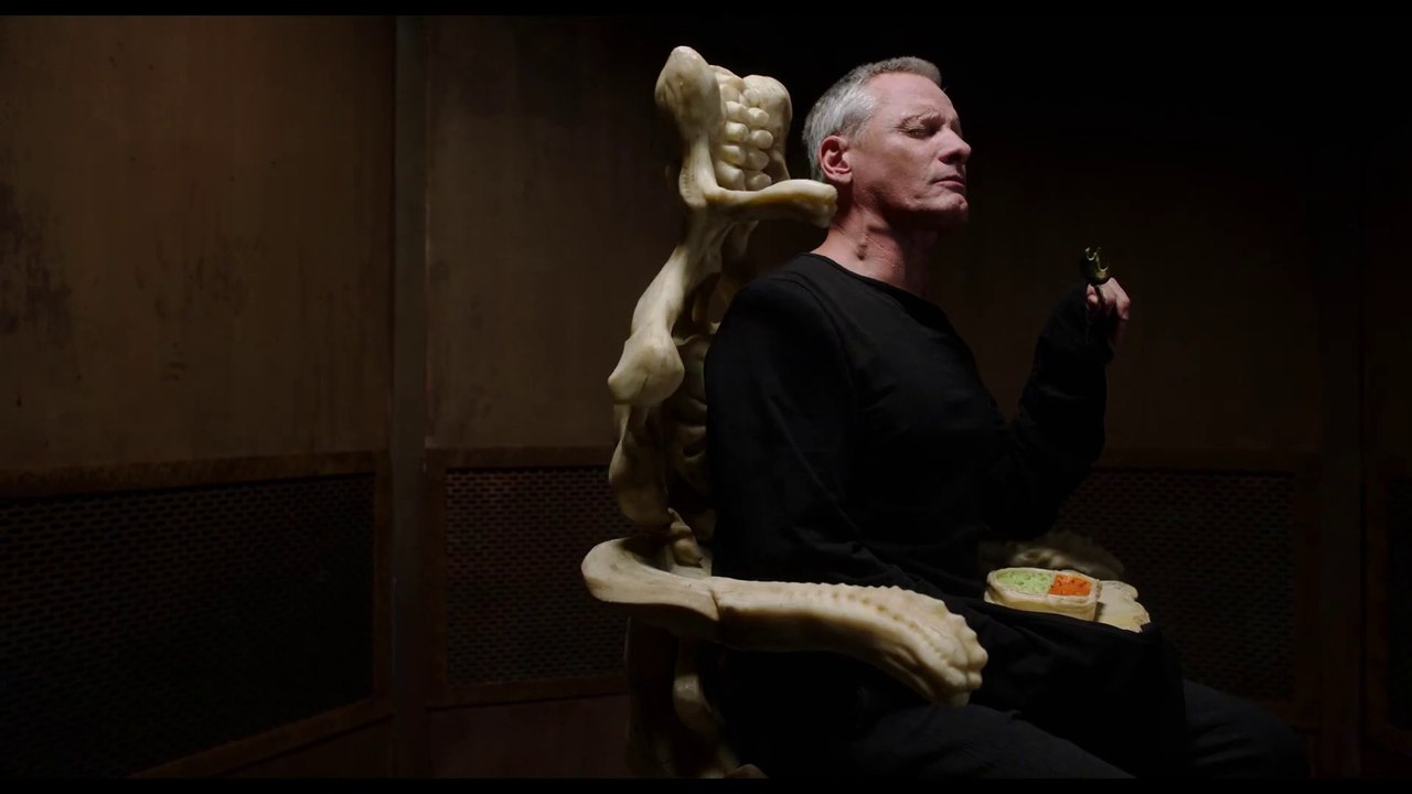 Les Crimes du futur de David Cronenberg - Bande-annonce (VOST) avec Léa Seydoux et Viggo Mortensen