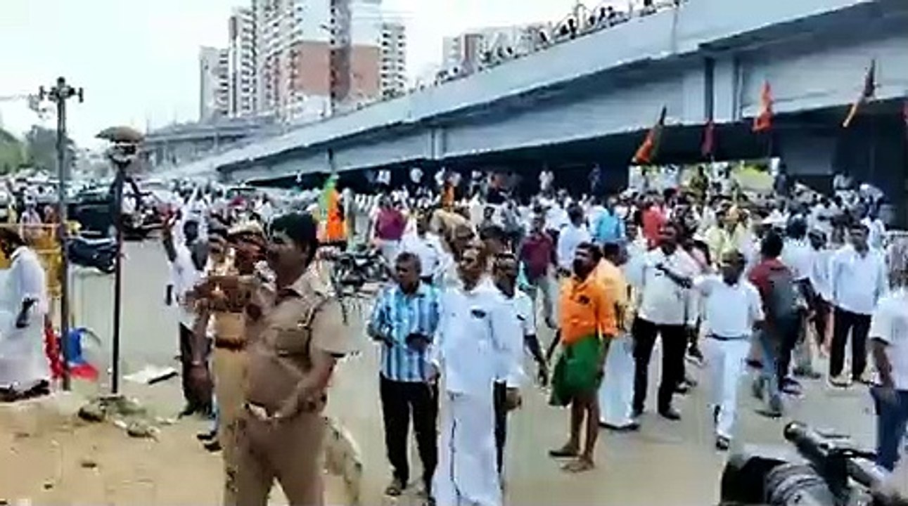 கோயம்பேட்டில் அம்பேத்கர் சிலைக்கு மாலை அணிவிக்கும் நிகழ்வில் விசிக மற்றும் பாஜக தொண்டர்கள் இடையே மோதல்