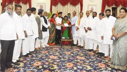 Telangana: Congress Leaders Meets Governor | Oneindia Telugu