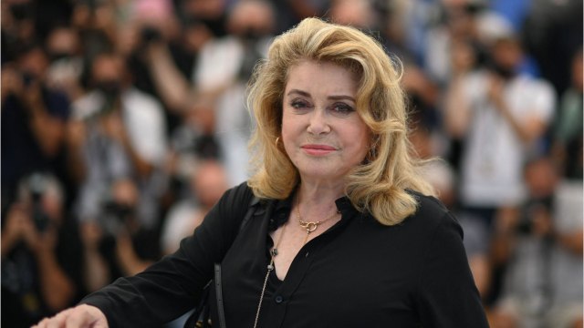 GALA VIDÉO - Catherine Deneuve : ces angoisses qu’elle a dû surmonter après sa séparation avec Roger Vadim