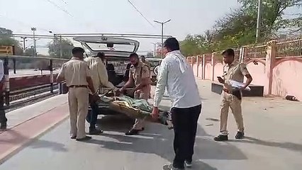 नाबालिग के साथ ट्रेन के आगे कूदा युवक, कटे हुए मिले दोनों के शव, जांच शुरू