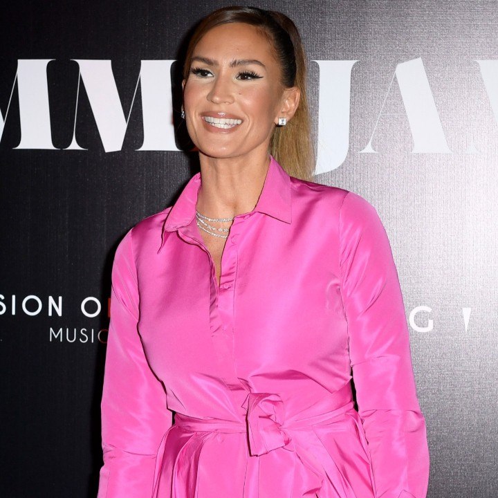 VOICI SOCIAL Vitaa maman pour la troisième fois : la chanteuse a accouché, le sexe du bébé dévoilé