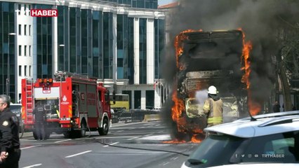 Beyoğlu'nda İETT otobüsünde yangın çıktı