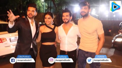Karan Kundra With Tejasswi Prakash, Arjun Bijlani and Vishal Aditya Singh At Juhu For Dinner