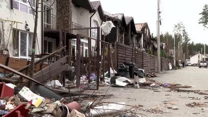 Ukrayna'nın ağır çatışmaların olduğu Gostomel şehrinde halk yaralarını sarmaya çalışıyor