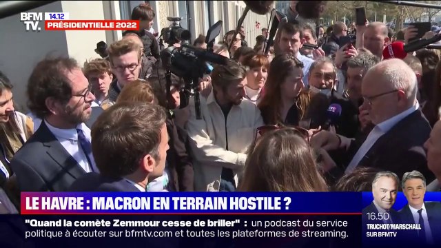 J'enseigne tous les jours la République et je n'ai aucune raison de voter pour vous, c'est un gros problème : Au Havre, Emmanuel Macron interpellé par un professeur d'histoire