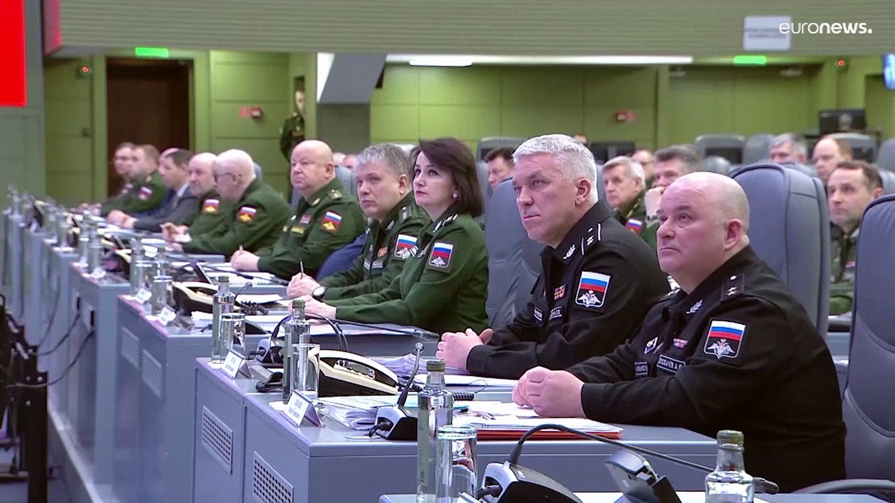 Флагман Черноморского флота крейсер "Москва" выведен из строя