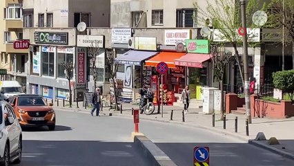 Şehir magandalığı kamerada! Aracın kapısını açıp sürücüyü tekme tokat darbettiler