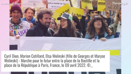 Marion Cotillard : Casquette sur la tête et poing levé... L'actrice mobilisée lors d'une manifestation