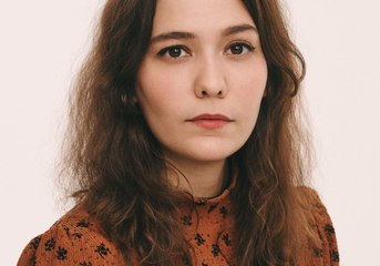 ELLE Relooke : l’avant/après de Rebecca, métamorphosée par un carré ultra-court et vintage