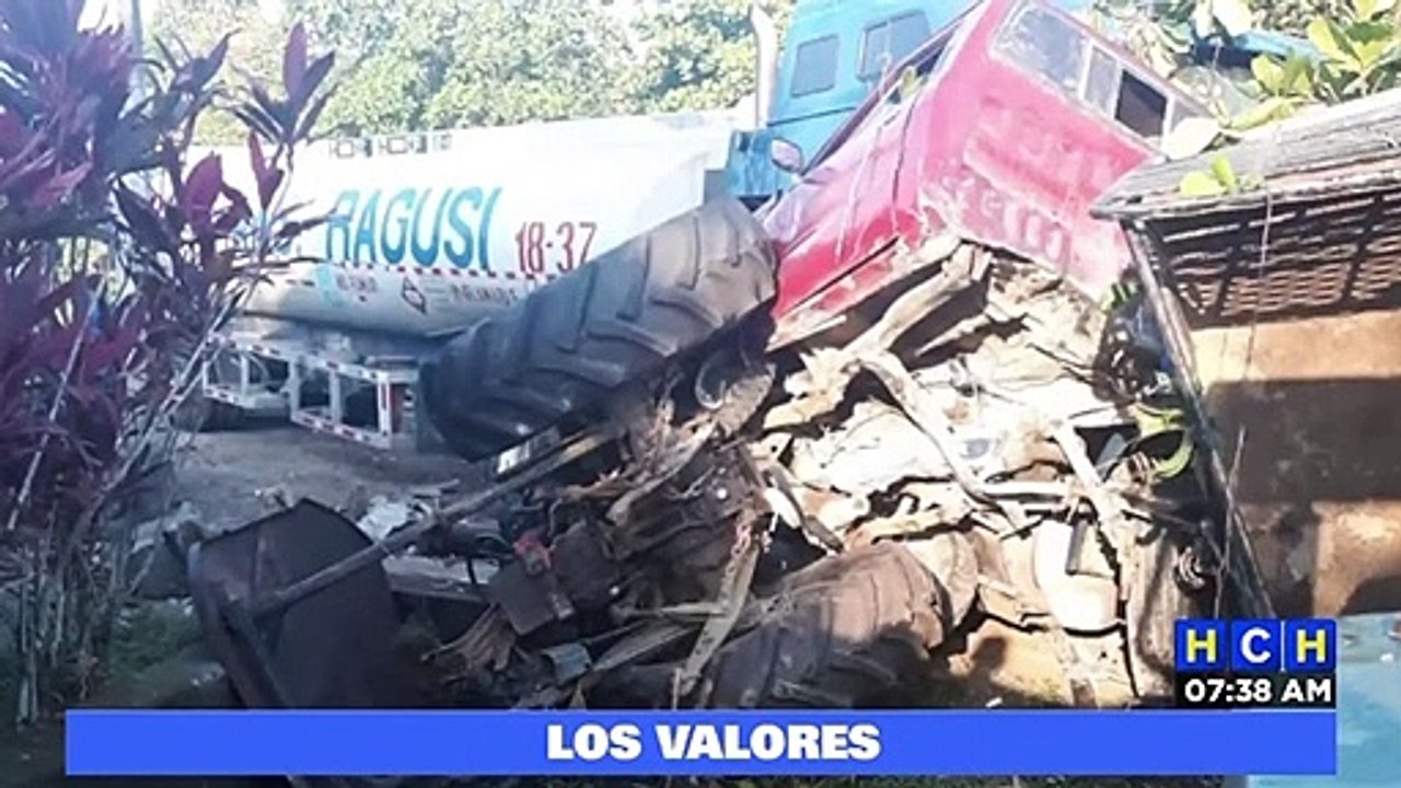 ¡Desastre! Rastra "endemoniada" destruye automotores de un taller en Arizona, Atlántida