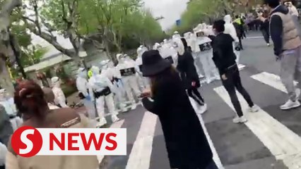 Shanghai residents angered by continued Covid-19 lockdown