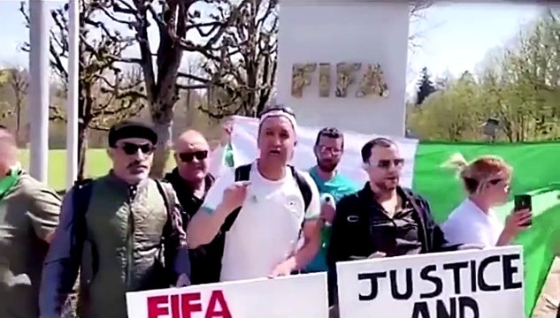 Les supporters DZ manifestent devant le siège de la FIFA à Zurich après l'élimination face au Cameroun !