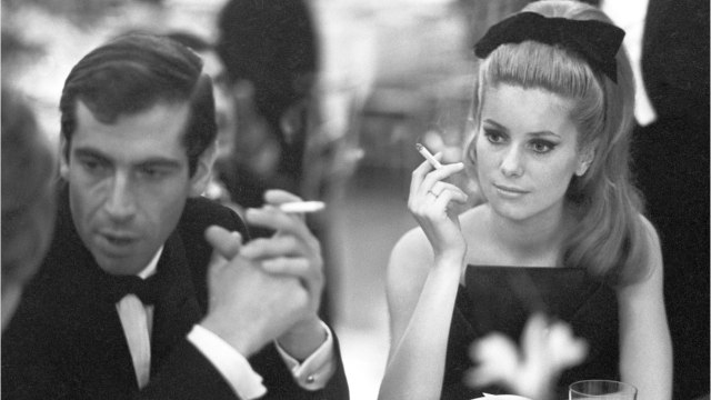 GALA VIDÉO - Catherine Deneuve : sa rencontre avec Roger Vadim a eu lieu… en boîte de nuit