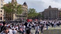 Afeccionats de l'Eintracht Frankfurt concentrats a la plaça de Catalunya de Barcelona (14-4-2022)