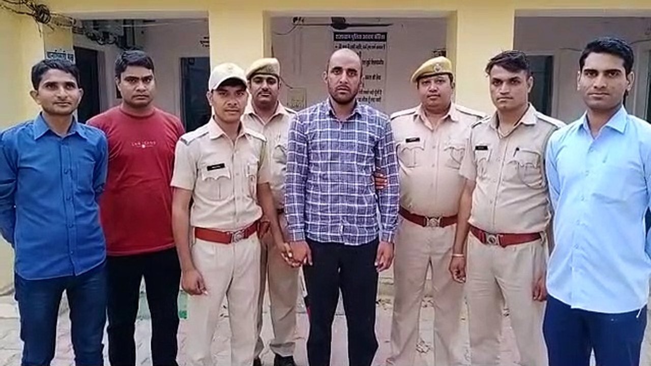 फायरिंग कर दहशत फैलाने वाला हार्डकोर बदमाश गिरफ्तार