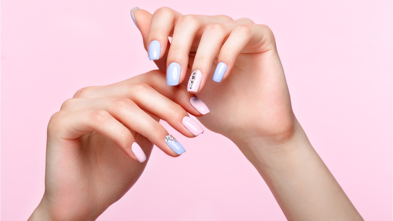 5 choses à savoir sur le vernis semi-permanent : Femme Actuelle Le MAG