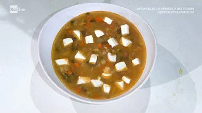 È sempre mezzogiorno ricette puntata di oggi 11 gennaio 2022: minestrone della longevità di Michele