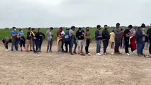 grupo de migrantes detenidos en Roma Texas