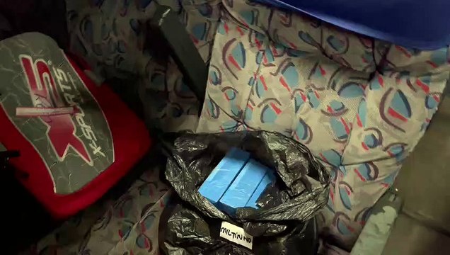 Receita Federal e BPFron apreendem ônibus com R$ 300 mil em mercadorias contrabandeadas