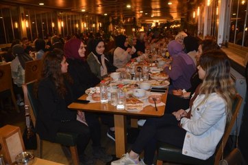 Muş'ta evlat nöbeti tutan anneler iftarda buluşturuldu