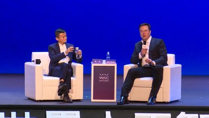 Elon Musk lança oferta hostil para comprar '100% do Twitter'