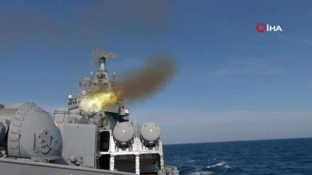 Ukrayna'nın vurduğu Moskova kruvazör gemisi battı