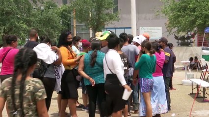 Legada del primer autobús de migrantes a Washington