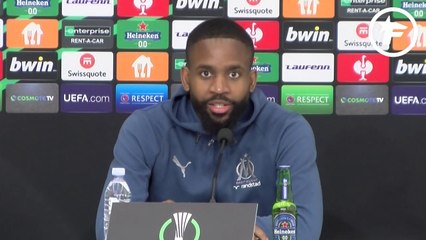 Bakambu ébahit devant Mandanda