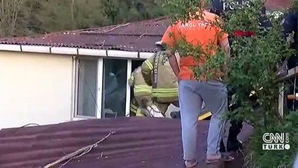 Sarıyer'de TIR gecekondunun üzerine devrildi!