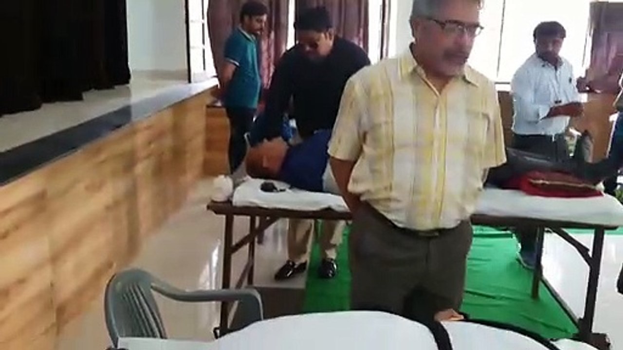 Good Friday  2022 ;  गुड फ्राइडे पर मसीही धर्मगुरु भी कर रहे हैं रक्तदान ....देखें वीडियो