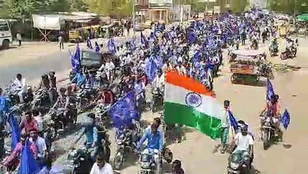संविधान निर्माता अंबेडकर के बताए मार्ग पर चलने का संकल्प, झांकीयुक्त वाहन रैली का जगह जगह हुआ स्वागत ,.देखें वीडियो