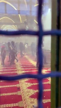 İsrail Mescid-i Aksa'yı yine kana buladı