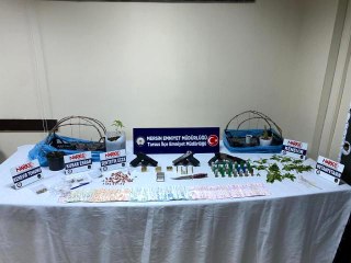 Mersin'de uyuşturucu satıcılarına operasyon: 2 gözaltı