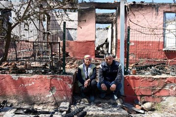 TÜP BEBEK İÇİN BİRİKTİRDİKLERİ 100 BİN LİRA EVLERİYLE BİRLİKTE YANAN ÇİFTE DESTEK YAĞDI