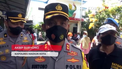 Télécharger la video: Polres Madiun Kota Gelar Vaksinasi Berhadiah Minyak Goreng 1 Liter