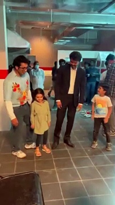 குழந்தைகளுடன் குத்தாட்டம் போட்ட விஜய்.. பீஸ்ட் ஷூட்டிங் ஸ்பாட்டில் நடந்த சுவாரஸ்ய சம்பவம்!