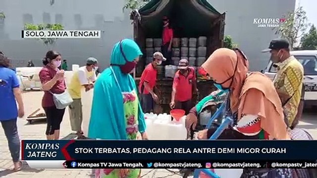 Stok Terbatas, Pedagang Rela Antre Demi Migor Curah