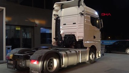 'POLİSİZ' DEYİP İSTEDİKLERİ PARAYI VERMEYEN ŞOFÖRÜ YARALADILAR; TIR'DA 150 BİN EURO BULUNDU