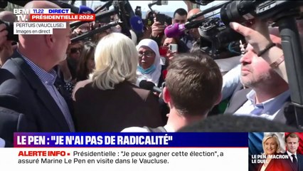 Marine Le Pen interpellée par une femme voilée lors de sa déambulation au marché de Pertuis