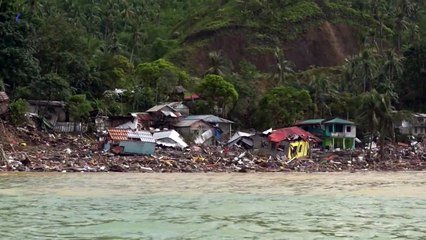 Tempête Megi aux Philippines: un village détruit par un glissement de terrain